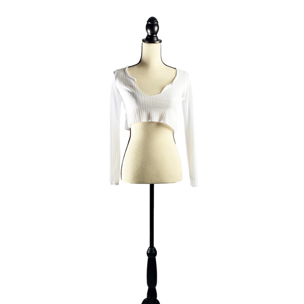 White long sleeve crop top